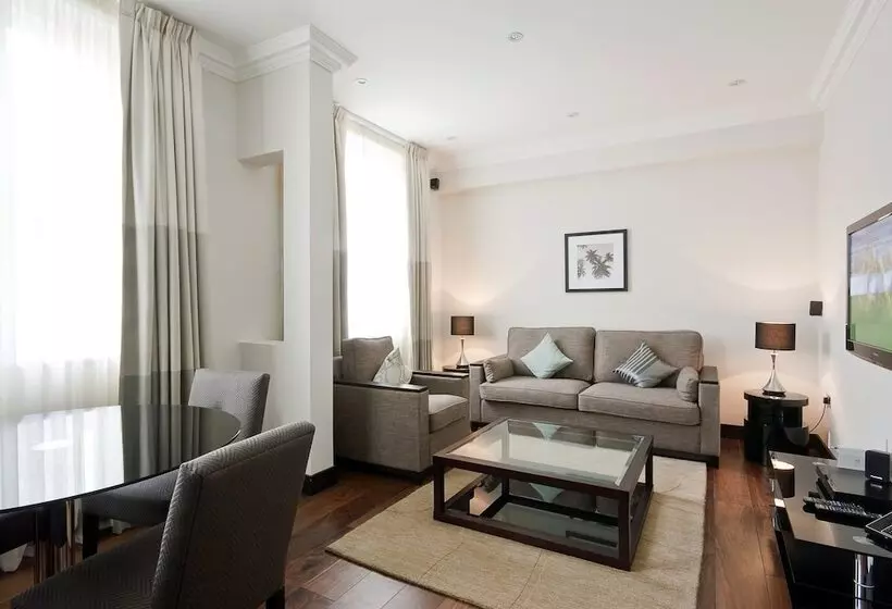 2ベッドルームデラックスアパートメント, 130 Queen S Gate Apartments