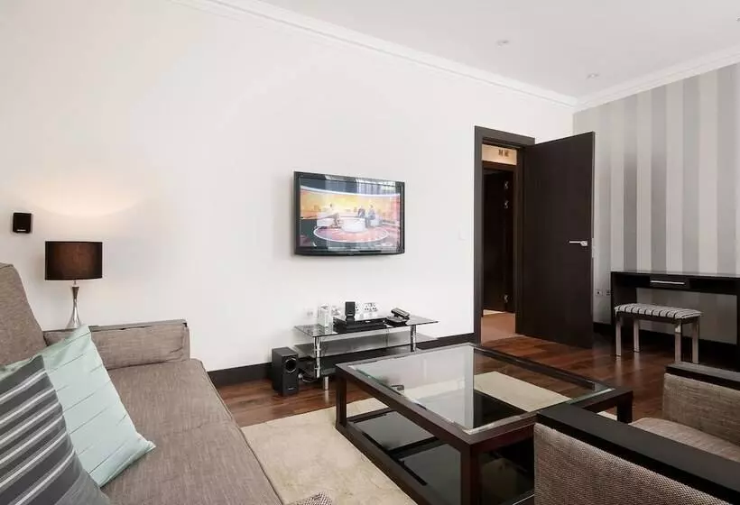 2ベッドルームデラックスアパートメント, 130 Queen S Gate Apartments