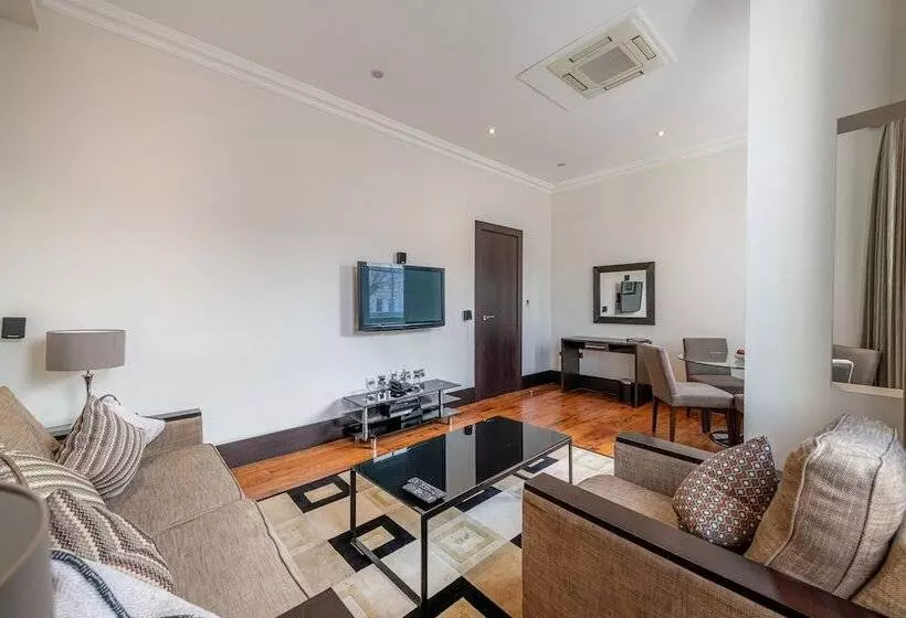 2ベッドルームデラックスアパートメント, 130 Queen S Gate Apartments
