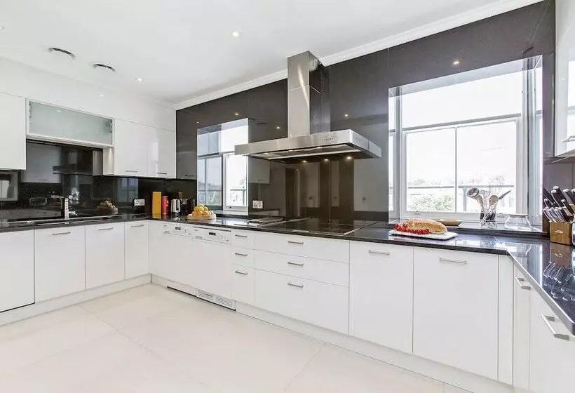 1 Bedroom Penthouse Apartment