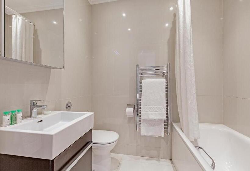 Апартаменты 3 Спальни, 130 Queen S Gate Apartments