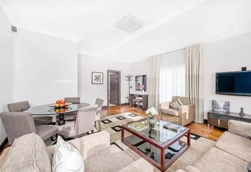 エクゼクティブアパートメントの3ベッドルーム, 130 Queen S Gate Apartments