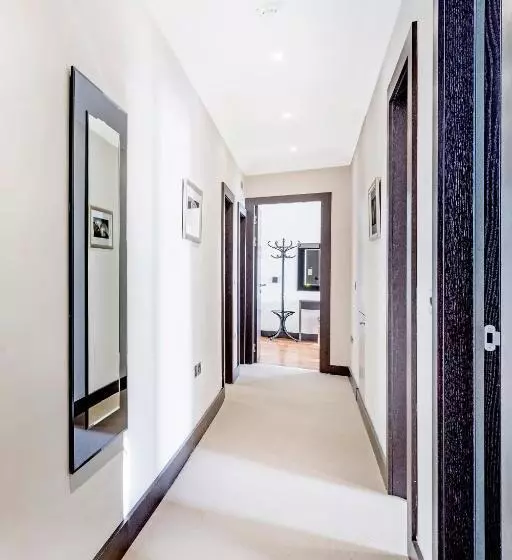 エクゼクティブアパートメントの3ベッドルーム, 130 Queen S Gate Apartments