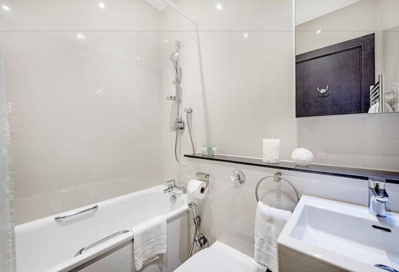Апартаменты Deluxe 2 Спальни, 130 Queen S Gate Apartments