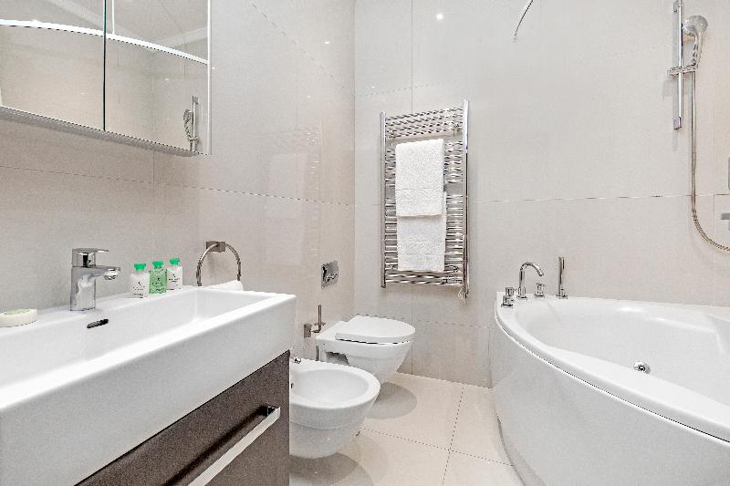Апартаменты Deluxe 3 Спальни, 130 Queen S Gate Apartments