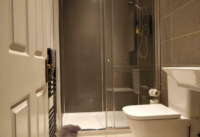 חדר משפחתי נוף לגינה, Arkle House