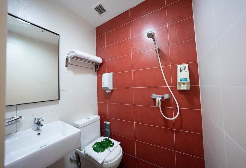 اتاق سوپریور, 81 Heritage