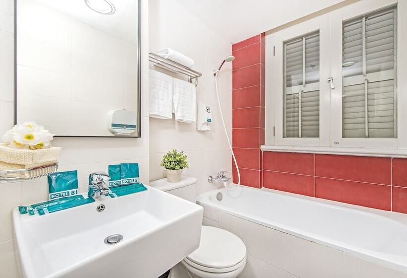 اتاق سوپریور, 81 Heritage