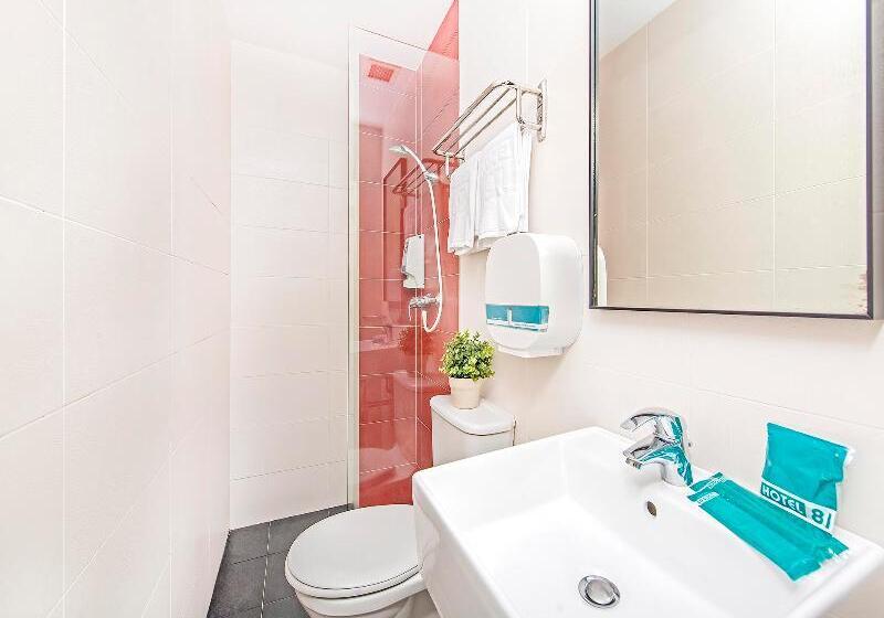 اتاق لوکس, 81 Heritage