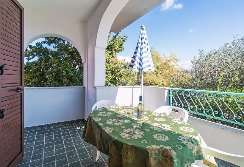 Huoneisto 2 Makuuhuonetta, Albergo Residenziale Gli Ontani
