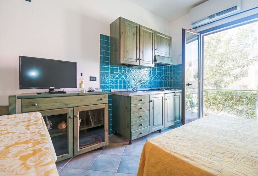 스탠다드 스튜디오, Albergo Residenziale Gli Ontani