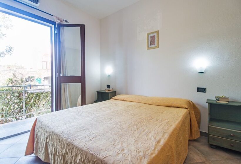 스탠다드 스튜디오, Albergo Residenziale Gli Ontani