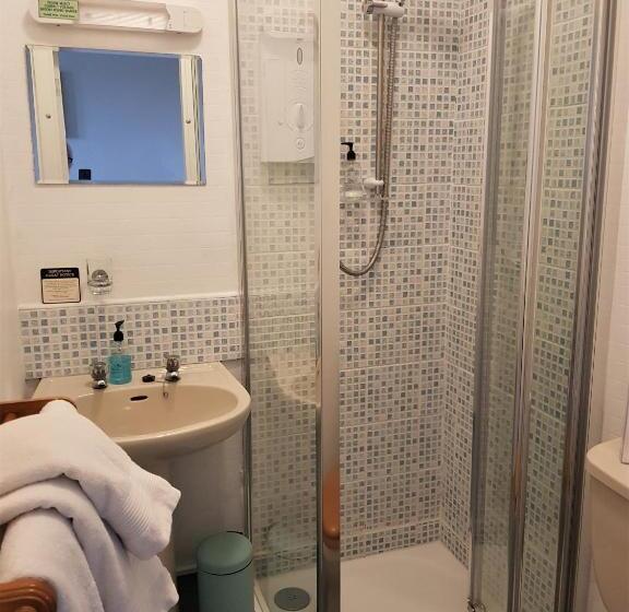 غرفة كلاسيكية ثلاثية, Cedar Villa Guest House