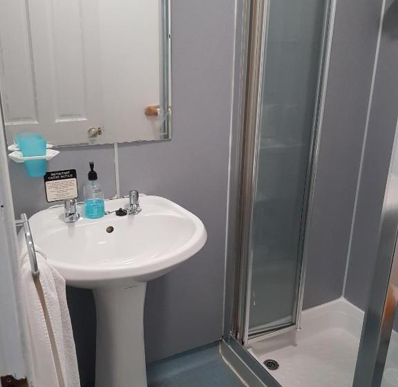 Номер Стандарт Трехместный, Cedar Villa Guest House