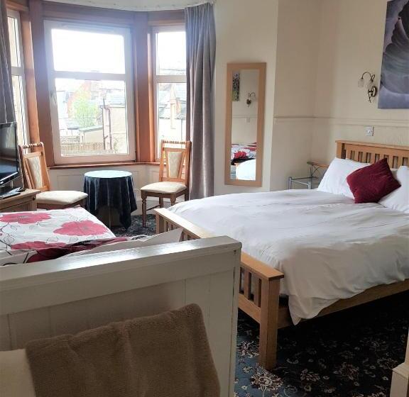 غرفة قياسية ثلاثية, Cedar Villa Guest House