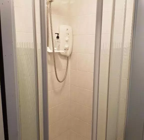 اتاق استاندارد با سرویس بهداشتی مشترک, Cedar Villa Guest House