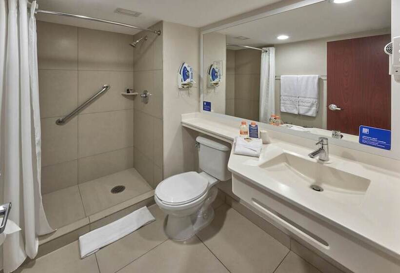 ２ダブルベッドのスタンダードルーム, City Express By Marriott Minatitlán