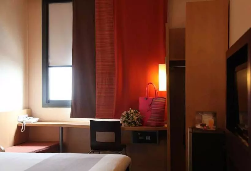 Pokój Standard, Ibis Dakar