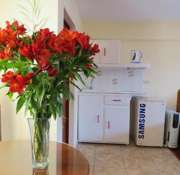 1 Szobás Apartman, Los Aticos B&b With Coworking