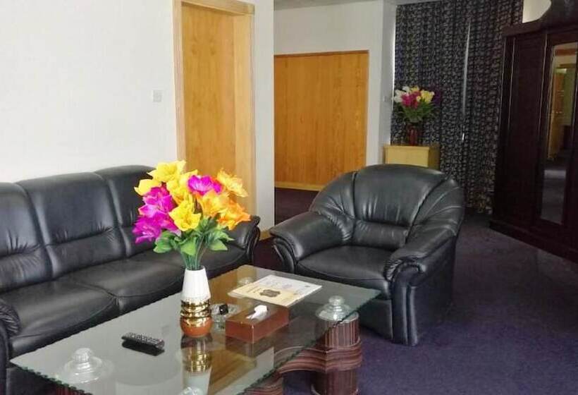 سوییت خانوادگی, Phoenicia Tower