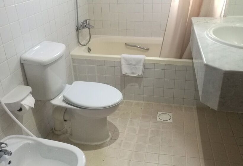 سوییت اجرایی, Phoenicia Tower