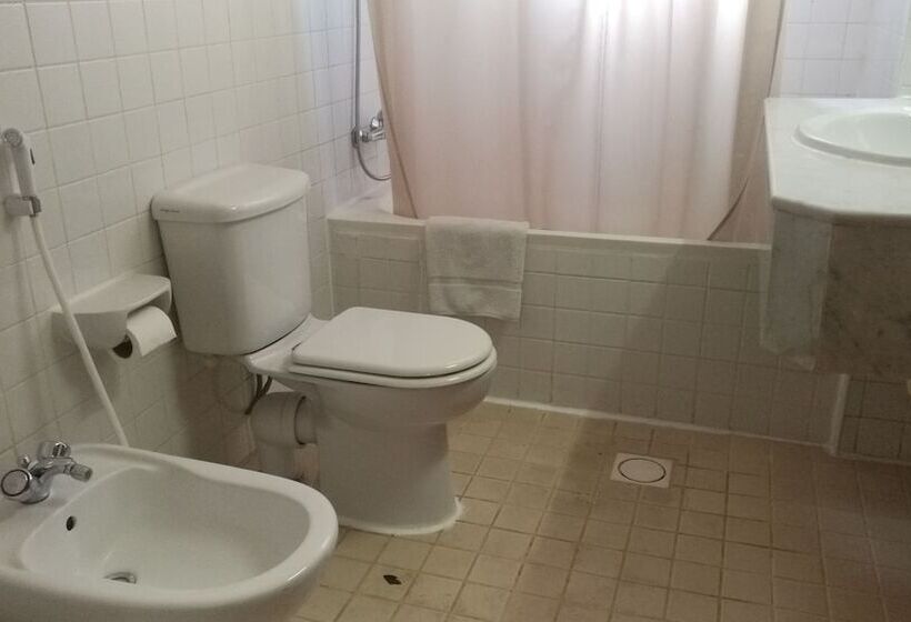 سوییت اجرایی, Phoenicia Tower