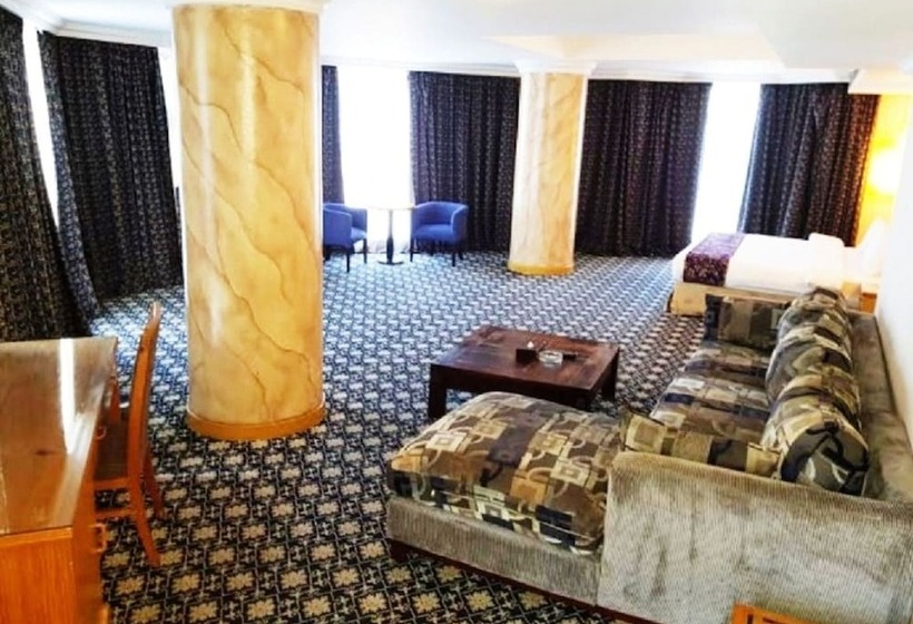 سوییت اجرایی, Phoenicia Tower