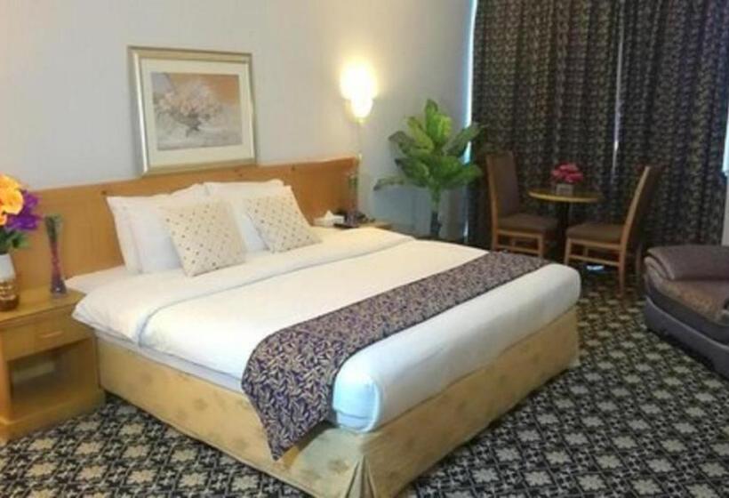 اتاق لوکس با تخت بزرگ, Phoenicia Tower