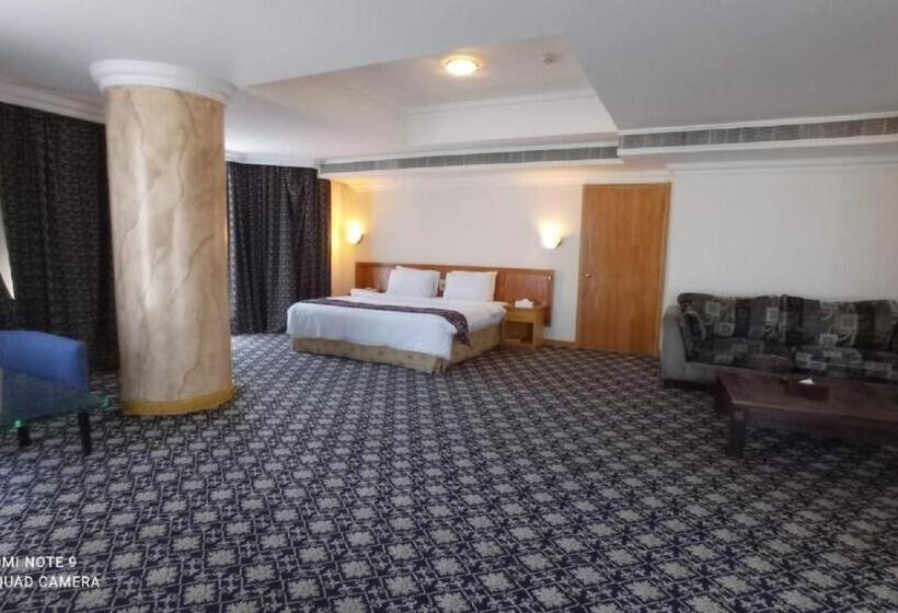 سوییت اجرایی, Phoenicia Tower