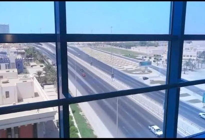 سوییت خانوادگی, Phoenicia Tower