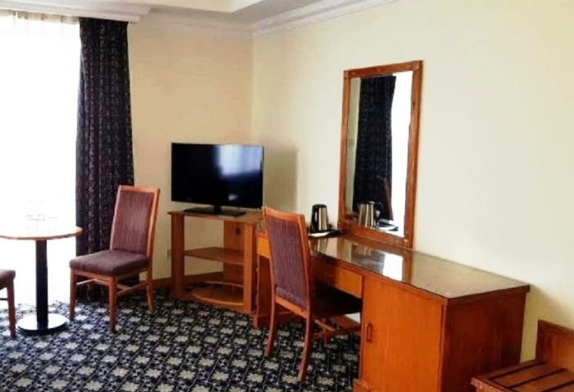 سوییت خانوادگی, Phoenicia Tower