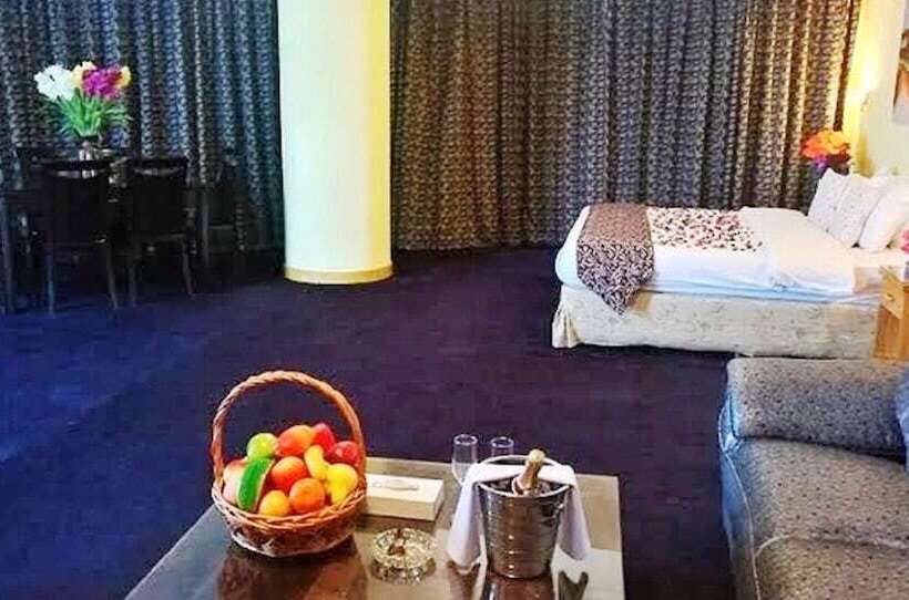 سوییت خانوادگی, Phoenicia Tower