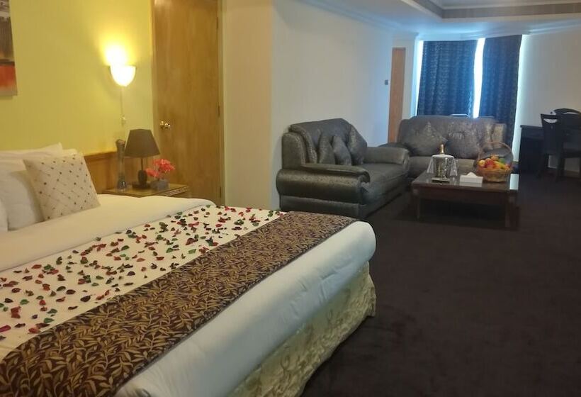 سوییت خانوادگی, Phoenicia Tower