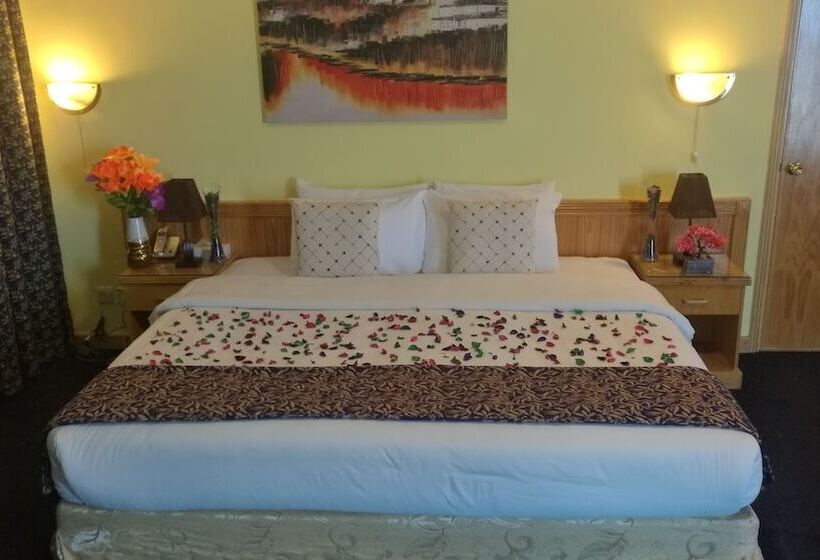 سوییت خانوادگی, Phoenicia Tower