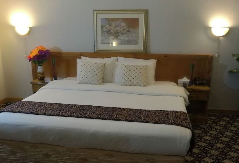 سوییت اجرایی, Phoenicia Tower