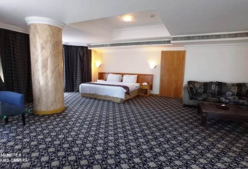 سوییت اجرایی, Phoenicia Tower