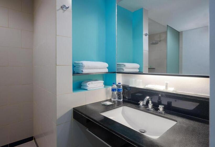 Номер Deluxe, Santika Bogor