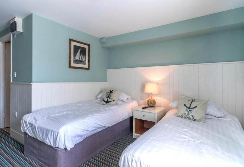 اتاق استاندارد با چشم‌انداز دریا, The Clarendon