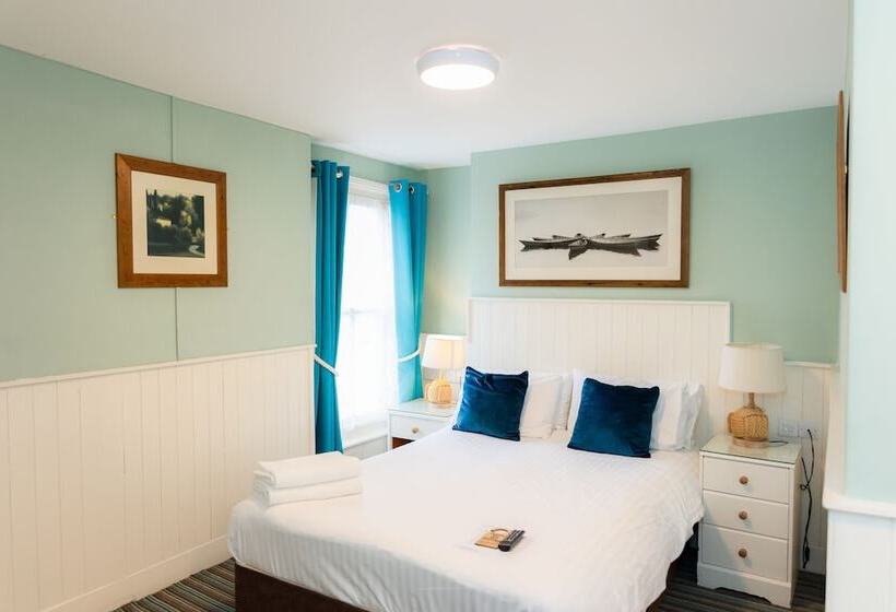 اتاق استاندارد, The Clarendon