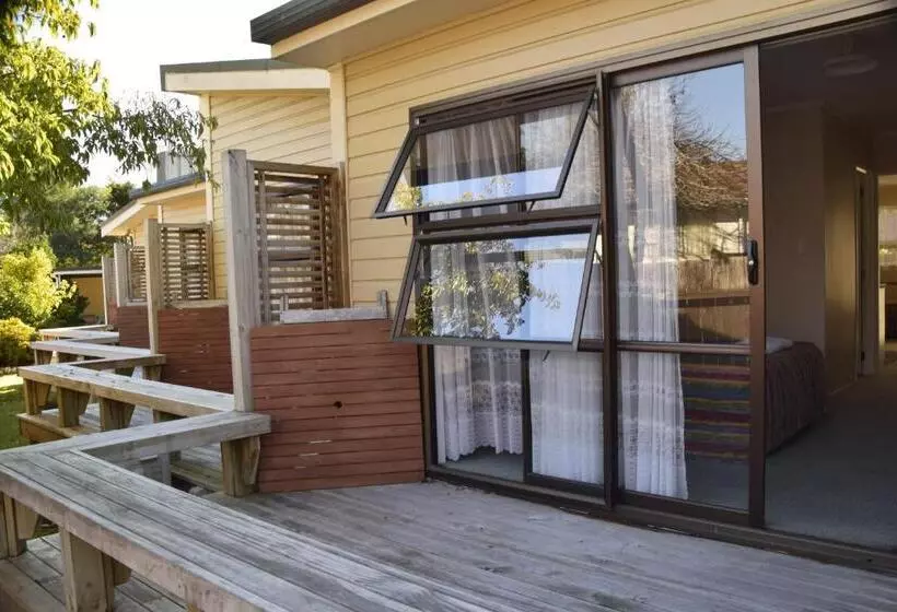 バルコニー付き１ベッドルームアパートメント, Judges Pool Motel Turangi