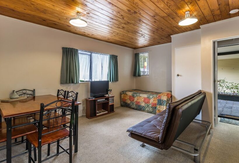 Апартаменты 2 Спальни, Judges Pool Motel Turangi