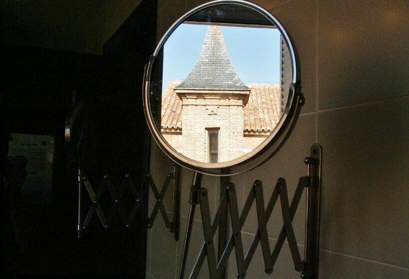 اتاق استاندارد, Oasis Backpackers' Toledo