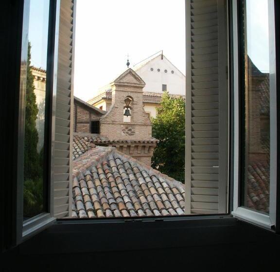 اتاق استاندارد, Oasis Backpackers' Toledo