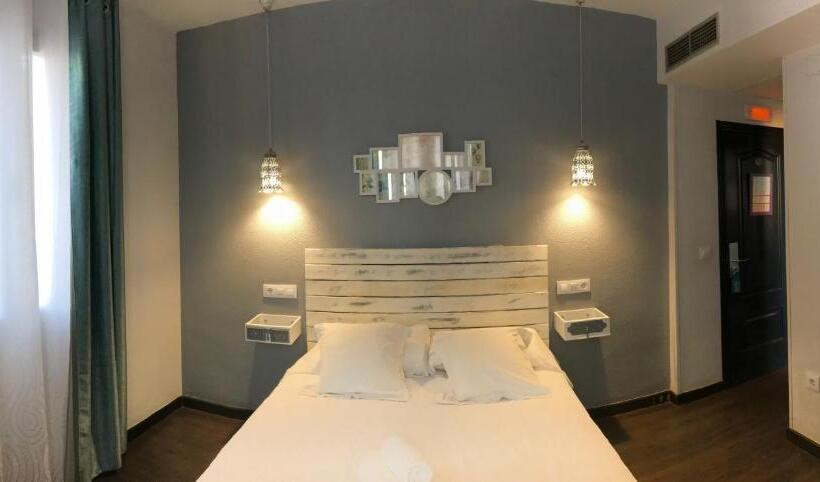 اتاق استاندارد, Oasis Backpackers' Toledo
