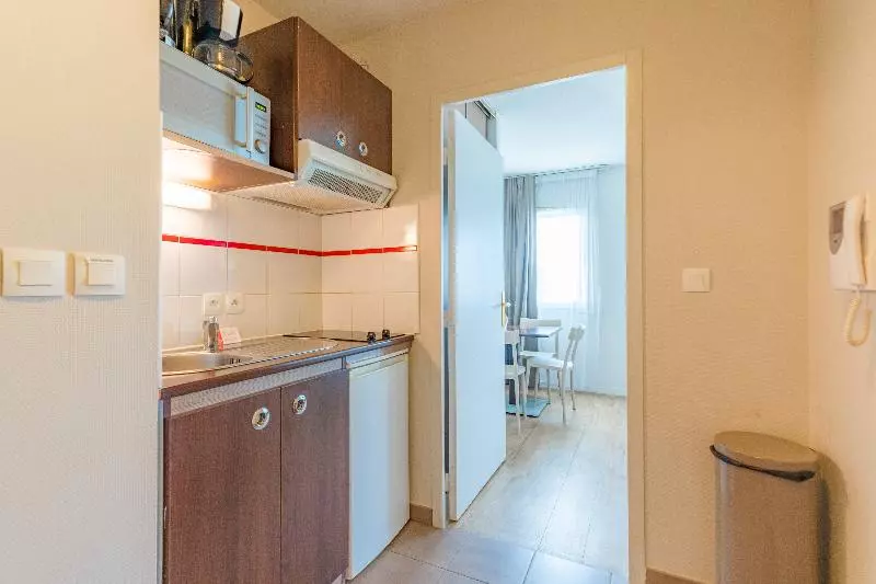 استودیوی سوپریور, Appart City Classic La Roche Sur Yon Centre