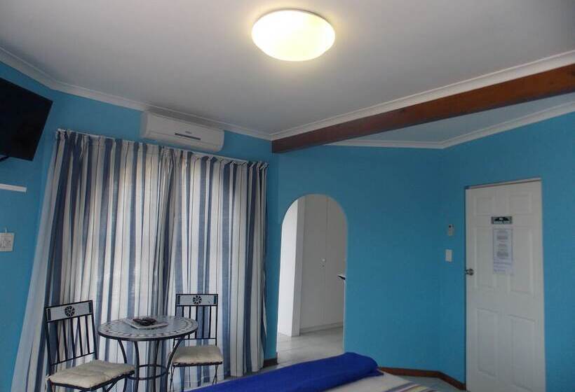 חדר סטנדרט לשלושה, Bizafrika Guest Lodge & Conference Center