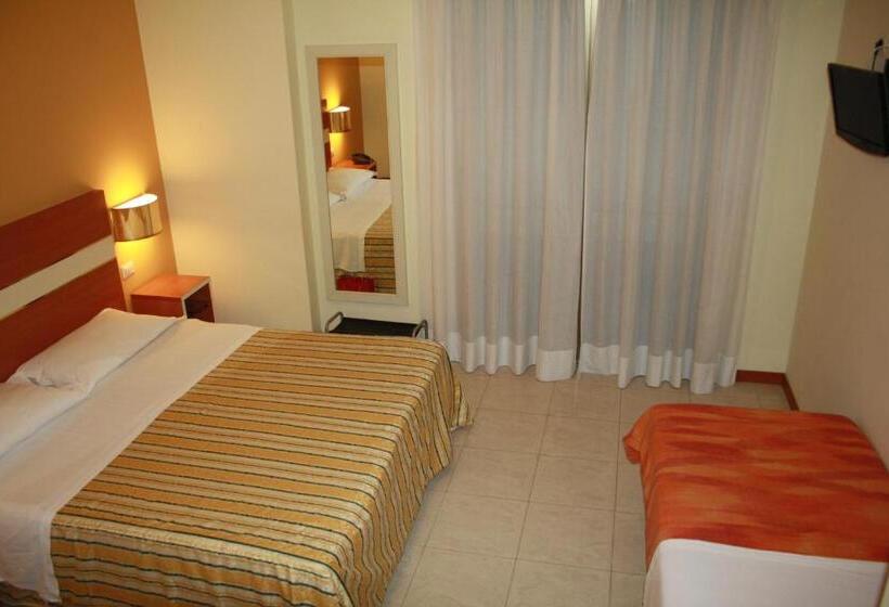 חדר סטנדרט עם מרפסת, Gf