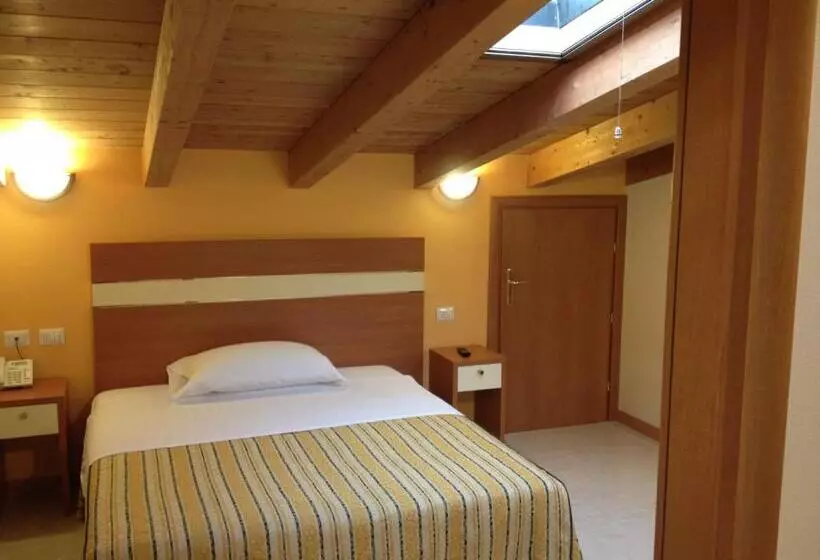 Habitació Clàssica, Gf