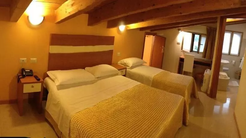 Habitació Clàssica, Gf