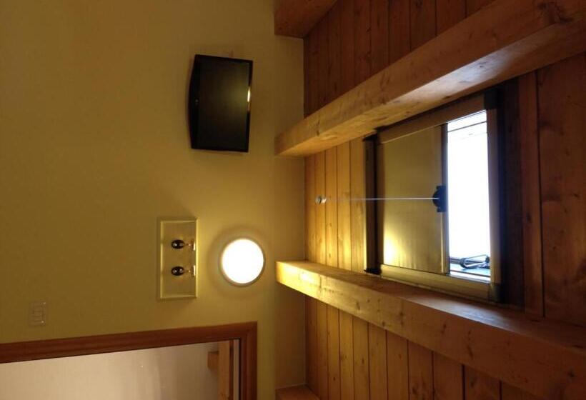 חדר קלאסי, Gf